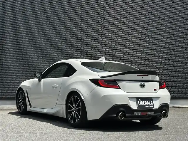 トヨタ ＧＲ８６ SZ 大分県 2022(令4)年 5.4万km クリスタルホワイトパール 当店買取車両/6MT/ワンオーナー/取扱説明書/保証書/スペアキー1本/クルーズコントロール/社外メモリーナビ（AVIC-CQ912DC）/ストリーミングビデオ/地デジ/Bluetooth/バックカメラ/オートライト/純正17インチAW/純正フロアマット/全方位ドライブレコーダー（ZDR-037）/ETC