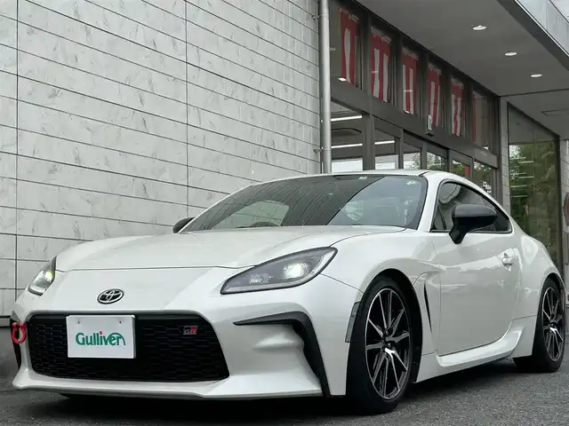 トヨタ ＧＲ８６ SZ 埼玉県 2022(令4)年 5.4万km クリスタルホワイトパール ワンオーナー/6MT/CUSCO車高調/パイオニア9インチメモリーナビ/フルセグTV/Bluetooth/CD/DVD/（AVIC-CQ912DC)/バックカメラ/クルーズコントロール/LEDヘッドライト/純正17インチAW/スペアキー1本/純正フロアマット/全方位ドライブレコーダー/（ZDR-037）/ETC/取扱説明書/新車時保証書