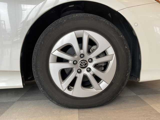 トヨタ プリウス Sセーフティプラス 福井県 2018(平30)年 3.9万km ホワイトパールクリスタルシャイン 純正ナビ/フルセグTV/バックカメラ/ETC/ドライブレコーダー/パーキングアシスト/レーダークルーズコントロール/オートライト/オートハイビーム/LEDヘッドライト/フォグランプ/コーナーセンサー/レーンキープアシスト/衝突被害軽減システム/プッシュスタート/スマートキー/純正フロアマット/ステアリングスイッチ/ウィンカーミラー