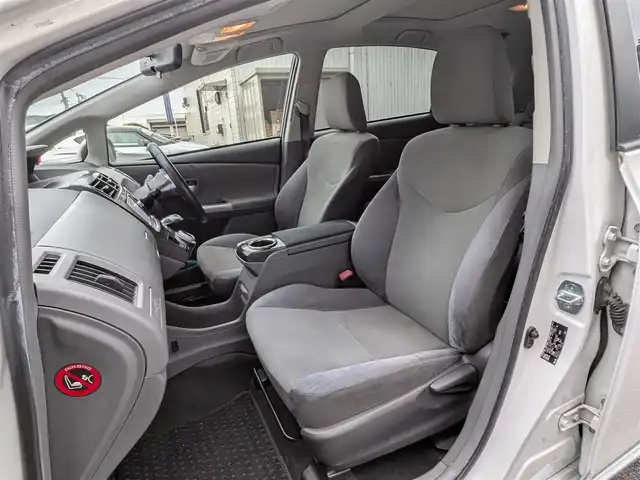 トヨタ プリウス α S ツーリングセレクション 栃木県 2013(平25)年 10.2万km ホワイトパールクリスタルシャイン (株)IDOMが運営する【じしゃロン宇都宮店】の自社ローン対象車両になります。こちらは現金またはオートローンご利用時の価格です。自社ローンご希望の方は別途その旨お申付け下さい/純正SDナビ/CD/DVD/BT/TV/ガラスルーフ/バックカメラ/ETC/プッシュスタート/スマートキー/ヘッドライトウォッシャー/純正17インチAW/フォグランプ/ドアミラーウインカー