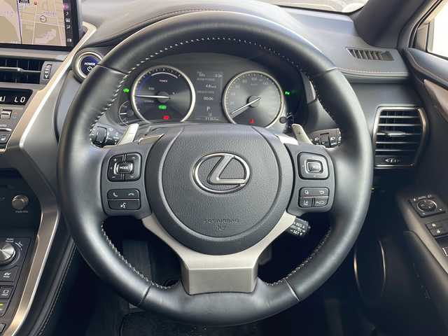 レクサス ＮＸ 300h スパイス&シック 愛知県 2020(令2)年 1.2万km ソニックチタニウム 衝突被害軽減ブレーキ/純正10インチSD（ナビあり）/三眼LEDヘッドライト/サンルーフ/レーダークルーズコントロール/シートヒーター/エアーシート/フルセグTV/CD DVD/Bluetooth/バックカメラ/電動リアゲート/パワーシート/コーナーセンサー/純正アルミホイール/ブラインドスポットモニター/パドルシフト/ステアリングヒーター/オートマチックハイビーム/ドライブレコーダー/ETC/ステアリングスイッチ/スマートキー/プッシュスタート