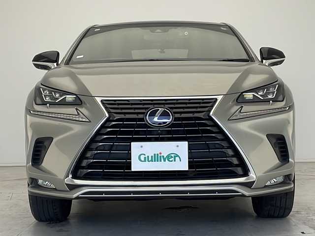 レクサス ＮＸ 300h スパイス&シック 愛知県 2020(令2)年 1.2万km ソニックチタニウム 衝突被害軽減ブレーキ/純正10インチSD（ナビあり）/三眼LEDヘッドライト/サンルーフ/レーダークルーズコントロール/シートヒーター/エアーシート/フルセグTV/CD DVD/Bluetooth/バックカメラ/電動リアゲート/パワーシート/コーナーセンサー/純正アルミホイール/ブラインドスポットモニター/パドルシフト/ステアリングヒーター/オートマチックハイビーム/ドライブレコーダー/ETC/ステアリングスイッチ/スマートキー/プッシュスタート