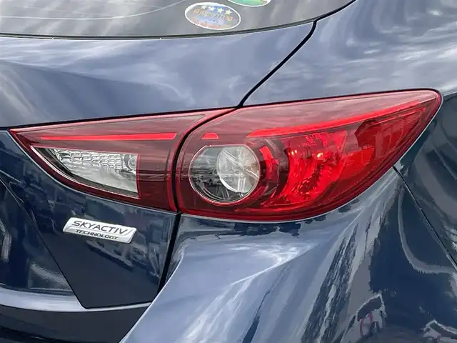 マツダ アクセラ スポーツ 15C 岩手県 2015(平27)年 7.2万km ディープクリスタルブルーマイカ 禁煙車/6MT/純正オーディオ/→CD/AUX/FM/AM/ステアリングスイッチ/横滑り防止装置/LEDヘッドライト/ETC/プッシュスタート/〇電動格納ミラー/〇ウィンカーミラー/〇ドアバイザー/〇パワーウィンドウ/USBポート/シガーソケット2つ/取扱説明書/スペアキー