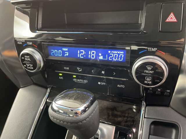 トヨタ ヴェルファイア ハイブリット ZR 道央・札幌 2015(平27)年 4.7万km ブラック ・4WD /ハイブリッド/・純正ディーラーOP9インチナビ　/・フルセグTV/BT/AM/FM/・全方位カメラ/バックカメラ/・フリップダウンモニター/・両側パワースライドドア/・コーナーセンサー/・クルーズコントロール/・ETC/・ハーフレザーシート/・前席パワーシート/シートメモリー付/・オートホールド/オットマンシート/・純正フロアマット