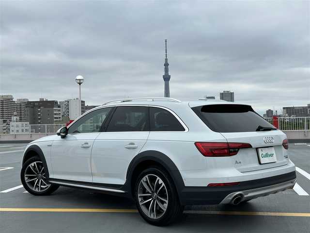 アウディ Ａ４ オールロードクワトロ 東京都 2016(平28)年 4.6万km 白 ４WD/ラグジュアリーパッケージ/マトリクスLEDヘッドライト/純正ナビ（CD/BT/地デジTV)/バックカメラ・全周囲カメラ/黒皮シート/BANG&OLUFSENスピーカー/シートヒーター/ヒーテッドミラー/純正１８インチアルミ/クルーズコントロール/アイドリングストップ/D席パワーシート/ドライブレコーダー（DRY-WiFiV5)/パドルシフト/パワーバックドア/荷室ラゲッジカバー/スペアキー１本/保証書・取説