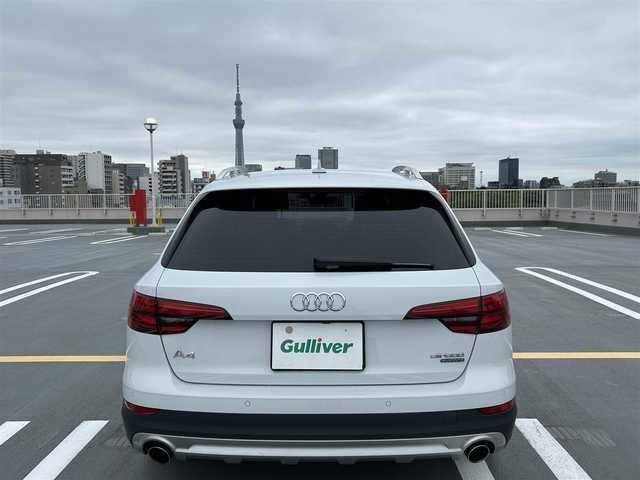 アウディ Ａ４ オールロードクワトロ 東京都 2016(平28)年 4.6万km 白 ４WD/ラグジュアリーパッケージ/マトリクスLEDヘッドライト/純正ナビ（CD/BT/地デジTV)/バックカメラ・全周囲カメラ/黒皮シート/BANG&OLUFSENスピーカー/シートヒーター/ヒーテッドミラー/純正１８インチアルミ/クルーズコントロール/アイドリングストップ/D席パワーシート/ドライブレコーダー（DRY-WiFiV5)/パドルシフト/パワーバックドア/荷室ラゲッジカバー/スペアキー１本/保証書・取説