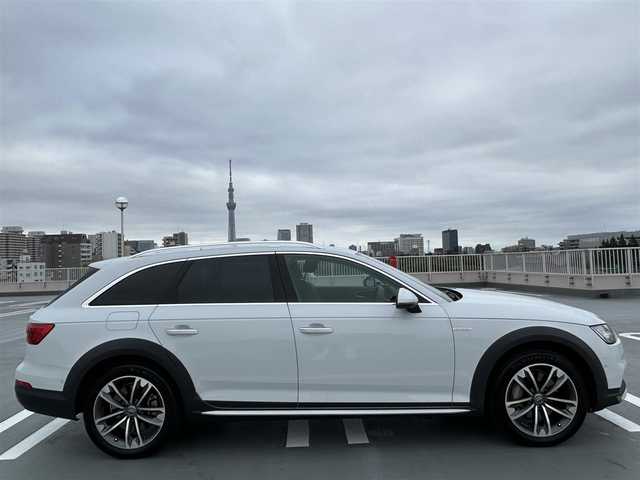 アウディ Ａ４ オールロードクワトロ 東京都 2016(平28)年 4.6万km 白 ４WD/ラグジュアリーパッケージ/マトリクスLEDヘッドライト/純正ナビ（CD/BT/地デジTV)/バックカメラ・全周囲カメラ/黒皮シート/BANG&OLUFSENスピーカー/シートヒーター/ヒーテッドミラー/純正１８インチアルミ/クルーズコントロール/アイドリングストップ/D席パワーシート/ドライブレコーダー（DRY-WiFiV5)/パドルシフト/パワーバックドア/荷室ラゲッジカバー/スペアキー１本/保証書・取説
