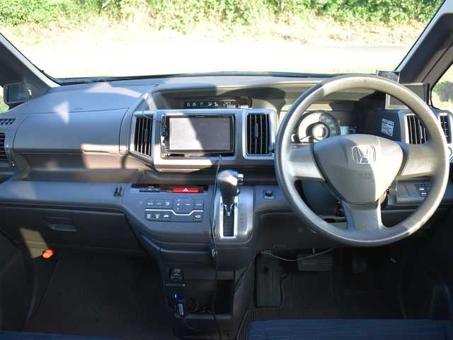 ホンダ ステップワゴン G スマートスタイルエディション 福岡県 2012(平24)年 8.6万km クリスタルブラックパール 　ステップワゴン　G スマートスタイルエディション　/社外オンダッシュナビ/　　 AVIC-T99/バックカメラ/両側パワースライドドア/社外15インチアルミホイール/HID/ETC/保証書あり/取扱説明書あり/スペアキーあり