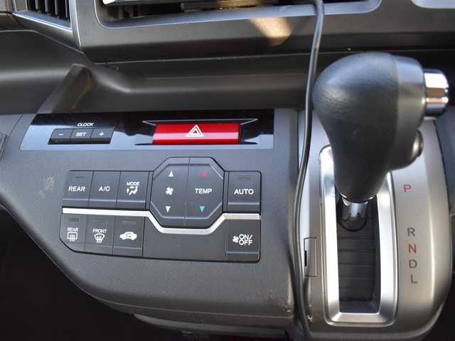 ホンダ ステップワゴン G スマートスタイルエディション 福岡県 2012(平24)年 8.6万km クリスタルブラックパール 　ステップワゴン　G スマートスタイルエディション　/社外オンダッシュナビ/　　 AVIC-T99/バックカメラ/両側パワースライドドア/社外15インチアルミホイール/HID/ETC/保証書あり/取扱説明書あり/スペアキーあり