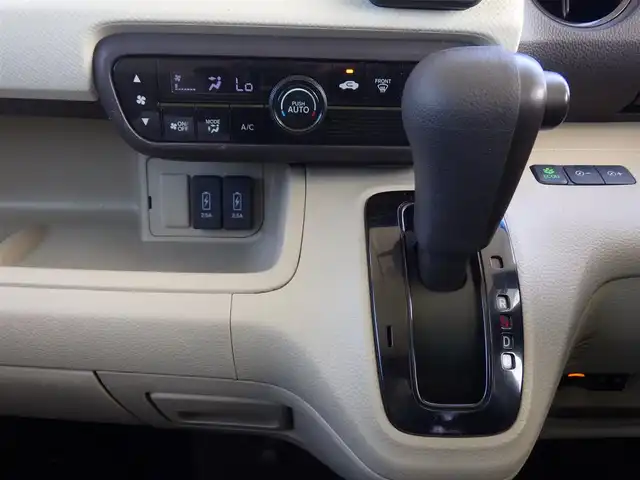 ホンダ Ｎ ＢＯＸ G L ホンダセンシング 千葉県 2018(平30)年 5.6万km プラチナホワイトパール ホンダセンシング/・衝突軽減ブレーキ（CMBS）/・車線維持支援システム（LKAS）/・アダプティブクルーズコントロール（ACC）/・後方誤発進抑制機能/・誤発進抑制機能/左パワースライドドア/右イージークローザードア/社外SDナビ/地デジTV/【DVD/CD再生機能】/バックカメラ/ドライブレコーダー/ETC/LEDヘッドライト/ウインカーミラー/リアコーナーセンサー/Honda スマートキー
