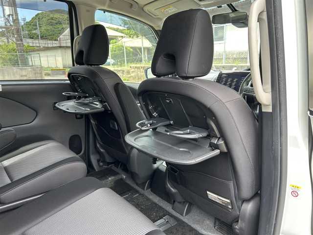 日産 セレナ e－パワー ハイウェイスター V 佐賀県 2020(令2)年 7.8万km ブリリアントホワイトパール 2トーン 7人乗り/プロパイロット/エマージェンシーブレーキ/インテリジェントクルーズコントロール/インテリジェントパーキングアシスト/LDW/LDI/BSI/BSW/前後ソナー/純正10インチSDナビ/・全方位カメラ/・フルセグTV/BT/CD/DVD/純正フリップダウンモニター/純正ドライブレコーダー(DJ4-D)/ハンズフリー両側パワースライドドア/純正16インチAW/LEDヘッドライト/オートライト/プッシュスタート/電動パーキングスイッチ/ETC/リアサンシェード/電動格納ミラー/ドアバイザー/ISOFIX/エアバックW/サイド/カーテン/スペアキー×１