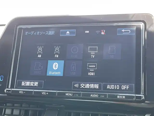 トヨタ Ｃ－ＨＲ G LEDエディション 宮崎県 2017(平29)年 10.1万km ホワイトパールクリスタルシャイン ワンオーナー/純正ナビ「NSZT-Y66T」/(AM.FM.Bluetooth.DVD.CD.USB.HDMI)/フルセグTV/バックカメラ/ETC/ドライブレコーダー/クルーズコントロール/シートヒーター/オートライト/オートマチックハイビーム/オートエアコン/衝突軽減ブレーキ/レーンキープアシスト/横滑り防止機能/スマートキー/電格ミラー/パワーステアリング/パワーウィンドウ/アイドリングストップ