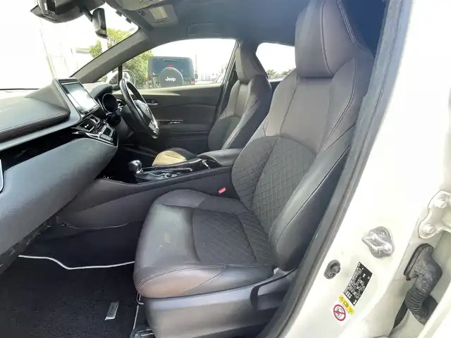 トヨタ Ｃ－ＨＲ G LEDエディション 宮崎県 2017(平29)年 10.1万km ホワイトパールクリスタルシャイン ワンオーナー/純正ナビ「NSZT-Y66T」/(AM.FM.Bluetooth.DVD.CD.USB.HDMI)/フルセグTV/バックカメラ/ETC/ドライブレコーダー/クルーズコントロール/シートヒーター/オートライト/オートマチックハイビーム/オートエアコン/衝突軽減ブレーキ/レーンキープアシスト/横滑り防止機能/スマートキー/電格ミラー/パワーステアリング/パワーウィンドウ/アイドリングストップ