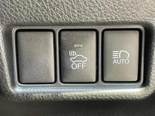 トヨタ Ｃ－ＨＲ G LEDエディション 宮崎県 2017(平29)年 10.1万km ホワイトパールクリスタルシャイン ワンオーナー/純正ナビ「NSZT-Y66T」/(AM.FM.Bluetooth.DVD.CD.USB.HDMI)/フルセグTV/バックカメラ/ETC/ドライブレコーダー/クルーズコントロール/シートヒーター/オートライト/オートマチックハイビーム/オートエアコン/衝突軽減ブレーキ/レーンキープアシスト/横滑り防止機能/スマートキー/電格ミラー/パワーステアリング/パワーウィンドウ/アイドリングストップ