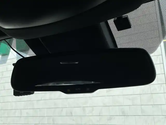 トヨタ Ｃ－ＨＲ G LEDエディション 宮崎県 2017(平29)年 10.1万km ホワイトパールクリスタルシャイン ワンオーナー/純正ナビ「NSZT-Y66T」/(AM.FM.Bluetooth.DVD.CD.USB.HDMI)/フルセグTV/バックカメラ/ETC/ドライブレコーダー/クルーズコントロール/シートヒーター/オートライト/オートマチックハイビーム/オートエアコン/衝突軽減ブレーキ/レーンキープアシスト/横滑り防止機能/スマートキー/電格ミラー/パワーステアリング/パワーウィンドウ/アイドリングストップ