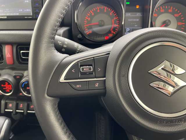 スズキ ジムニー XC 愛知県 2023(令5)年 2.9万km シフォンアイボリーM 7インチSDナビ（あり）/クルーズコントロール/シートヒーター/バックカメラ/純正アルミホイール/LEDヘッドライト/レーンキープアシスト/ダウンヒルアシストコントロール/オートマチックハイビーム/ドライブレコーダー/ETC/衝突被害軽減ブレーキ/ワンセグTV/CD DVD/ステアリングスイッチ/スマートキー/プッシュスタート