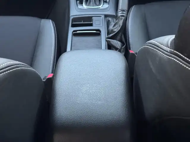 スバル インプレッサ スポーツ 1．6i－S 滋賀県 2015(平27)年 3.3万km アイスシルバーメタリック ワンオーナー/ケンウッドCDオーディオ/　CD USB ラジオ/ドライブレコーダー/ビルトインETC/パドルシフト/純正フロアマット/純正ドアバイザー/スペアキー/