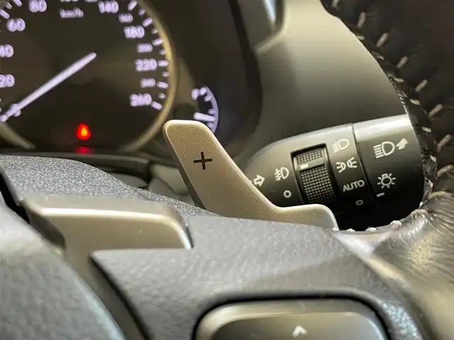 レクサス ＮＸ 300h バージョンL 岩手県 2015(平27)年 9.2万km ソニックチタニウム ワンオーナー/４WD/三眼フルLEDヘッドランプ/ムーンルーフ/本革シート/マークレビンソンプレミアムサラウンドサウンドシステム/パワーバックドア/電動格納・リクライニングリヤシート/クルーズコントロール/クリアランスソナー/オートブレーキホールド/パドルシフト/パワーシート/シートヒーター/シートベンチレーション/ステアリングヒーター/AC100V100Wアクセサリーコンセント/純正ナビ/フルセグTV/TVキャンセラー/Blu-rayDisc再生機能/ETC2.0/ドライブレコーダー/バックカメラ・サイドカメラ/純正18インチアルミホイール