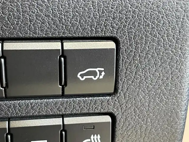 レクサス ＮＸ 300h バージョンL 岩手県 2015(平27)年 9.2万km ソニックチタニウム ワンオーナー/４WD/三眼フルLEDヘッドランプ/ムーンルーフ/本革シート/マークレビンソンプレミアムサラウンドサウンドシステム/パワーバックドア/電動格納・リクライニングリヤシート/クルーズコントロール/クリアランスソナー/オートブレーキホールド/パドルシフト/パワーシート/シートヒーター/シートベンチレーション/ステアリングヒーター/AC100V100Wアクセサリーコンセント/純正ナビ/フルセグTV/TVキャンセラー/Blu-rayDisc再生機能/ETC2.0/ドライブレコーダー/バックカメラ・サイドカメラ/純正18インチアルミホイール