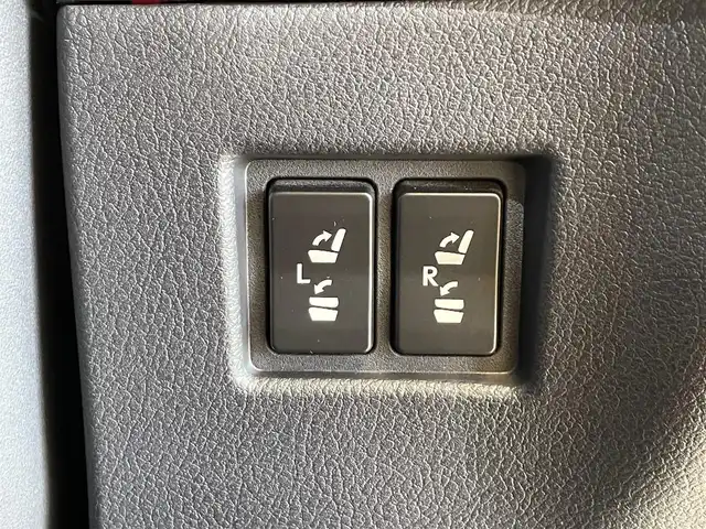 レクサス ＮＸ 300h バージョンL 岩手県 2015(平27)年 9.2万km ソニックチタニウム ワンオーナー/４WD/三眼フルLEDヘッドランプ/ムーンルーフ/本革シート/マークレビンソンプレミアムサラウンドサウンドシステム/パワーバックドア/電動格納・リクライニングリヤシート/クルーズコントロール/クリアランスソナー/オートブレーキホールド/パドルシフト/パワーシート/シートヒーター/シートベンチレーション/ステアリングヒーター/AC100V100Wアクセサリーコンセント/純正ナビ/フルセグTV/TVキャンセラー/Blu-rayDisc再生機能/ETC2.0/ドライブレコーダー/バックカメラ・サイドカメラ/純正18インチアルミホイール