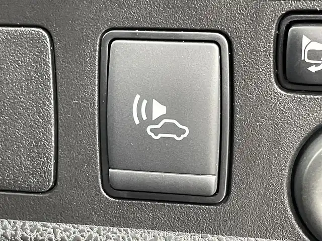 日産 ノート e－パワー ニスモ 福岡県 2019(令1)年 4万km ブリリアントホワイトパール 純正ナビ　/アラウンドビューモニター　/デジタルルームミラー　/ＥＴＣ　/前方ドライブレコーダー　/インテリジェントクルーズコントロール　/エマージェンシーブレーキ　/レーンキープ　/純正ＮＩＳＭＯ１６インチＡＷ
