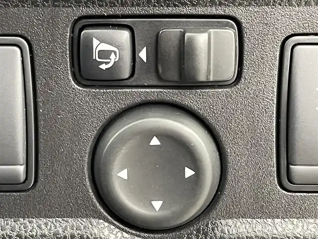 日産 ノート e－パワー ニスモ 福岡県 2019(令1)年 4万km ブリリアントホワイトパール 純正ナビ　/アラウンドビューモニター　/デジタルルームミラー　/ＥＴＣ　/前方ドライブレコーダー　/インテリジェントクルーズコントロール　/エマージェンシーブレーキ　/レーンキープ　/純正ＮＩＳＭＯ１６インチＡＷ
