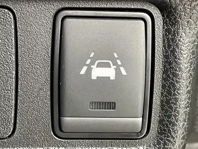 日産 ノート e－パワー ニスモ 福岡県 2019(令1)年 4万km ブリリアントホワイトパール 純正ナビ　/アラウンドビューモニター　/デジタルルームミラー　/ＥＴＣ　/前方ドライブレコーダー　/インテリジェントクルーズコントロール　/エマージェンシーブレーキ　/レーンキープ　/純正ＮＩＳＭＯ１６インチＡＷ