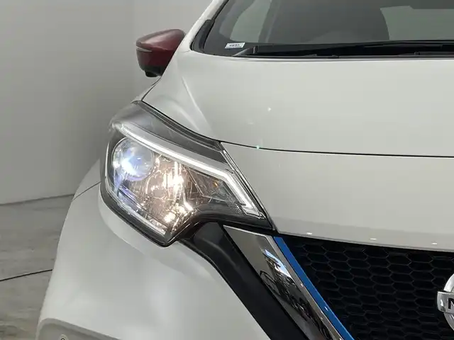 日産 ノート e－パワー ニスモ 福岡県 2019(令1)年 4万km ブリリアントホワイトパール 純正ナビ　/アラウンドビューモニター　/デジタルルームミラー　/ＥＴＣ　/前方ドライブレコーダー　/インテリジェントクルーズコントロール　/エマージェンシーブレーキ　/レーンキープ　/純正ＮＩＳＭＯ１６インチＡＷ