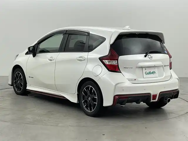 日産 ノート e－パワー ニスモ 福岡県 2019(令1)年 4万km ブリリアントホワイトパール 純正ナビ　/アラウンドビューモニター　/デジタルルームミラー　/ＥＴＣ　/前方ドライブレコーダー　/インテリジェントクルーズコントロール　/エマージェンシーブレーキ　/レーンキープ　/純正ＮＩＳＭＯ１６インチＡＷ