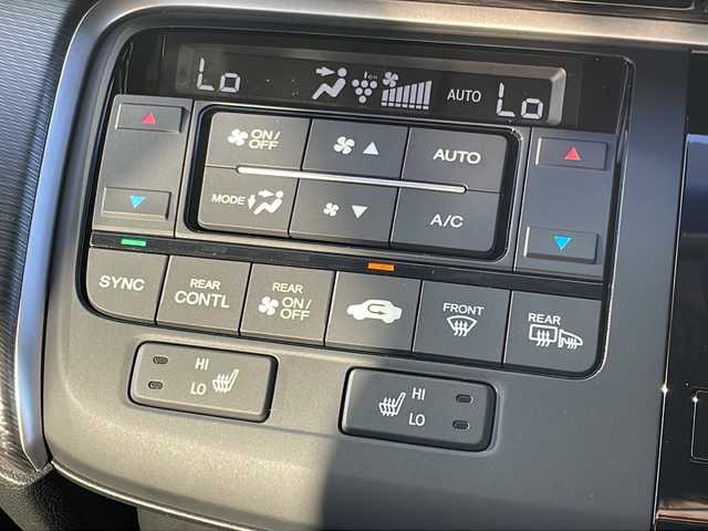 ホンダ ステップワゴン スパーダ クルスピセンシング 福岡県 2020(令2)年 2.6万km モダンスティールM ・純正10インチナビ【VXU-217SWi】/-BT/フルセグTV/CD/DVD/FM/AM/AppleCarPlay/・バックカメラ/・純正フリップダウンモニター【VM-185EN】/・両側パワースライドドア/・レーダークルーズコントロール/・衝突軽減ブレーキ/・車線逸脱警報/・パドルシフト/・前後ドライブレコーダー/・前席シートヒーター/・サンシェード/・ETC2.0/・純正フロアマット/・純正アルミ17インチ/・ドアバイザー/・リアエアコン/・アイドリングストップ/・シートテーブル/・ステアリングリモコン/・プッシュスタート/・スマートキー/・スペアキー