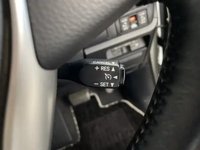 トヨタ ヴォクシー ハイブリッド ZS 煌 鹿児島県 2018(平30)年 5.7万km ホワイトパールクリスタルシャイン Toyota Safety Sense/・プリクラッシュセーフティ/・レーンディパーチャーアラート/・オートハイビーム/クルーズコントロール/両側パワースライドドア/純正9型ナビ/（フルセグV/DVD/CD/Bluetooth）/バックカメラ/革巻きステアリング/ステアリングスイッチ/前席シートヒーター/ETC/LEDヘッドライト/ウインカーミラー/純正16インチアルミホイル/スマートキー/保証書/取扱説明書