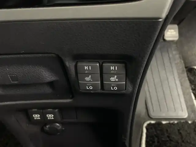 トヨタ ヴォクシー ハイブリッド ZS 煌 鹿児島県 2018(平30)年 5.7万km ホワイトパールクリスタルシャイン Toyota Safety Sense/・プリクラッシュセーフティ/・レーンディパーチャーアラート/・オートハイビーム/クルーズコントロール/両側パワースライドドア/純正9型ナビ/（フルセグV/DVD/CD/Bluetooth）/バックカメラ/革巻きステアリング/ステアリングスイッチ/前席シートヒーター/ETC/LEDヘッドライト/ウインカーミラー/純正16インチアルミホイル/スマートキー/保証書/取扱説明書