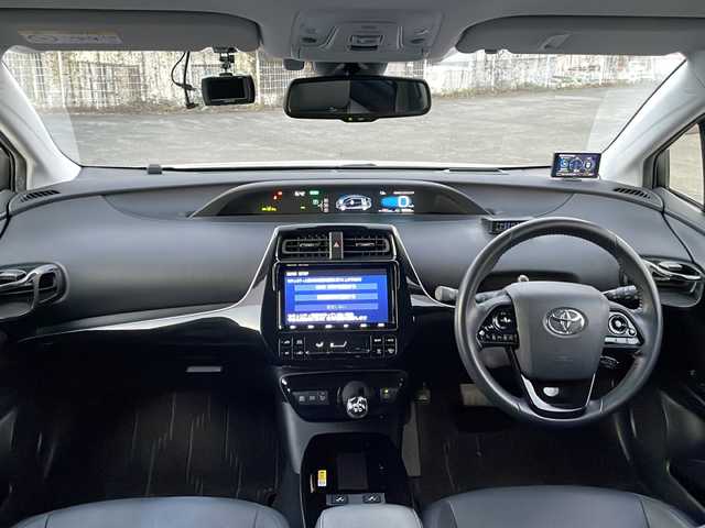 トヨタ プリウス A ツーリングセレクション 山梨県 2019(平31)年 4.1万km ホワイトパールクリスタルシャイン トヨタセーフティセンス/　・レーンディパーチャーアラート/　・レーダークルーズコントロール/　・オートマチックハイビーム/　・プリクラッシュセーフティシステム/　・クリアランスソナー/　・パーキングサポートブレーキ/　・ブラインドスポットモニター/　・リアクロストラフィックアラート/TRDエアロ/　(フロント、サイド、リア)/純正SDナビ/　(CD/DVD/SD/USB/BT/フルセグ)/バックカメラ/LEDオートライト/LEDフォグランプ/シートヒーター/純正17インチアルミホイール/スマートキー/ビルトインETC2.0