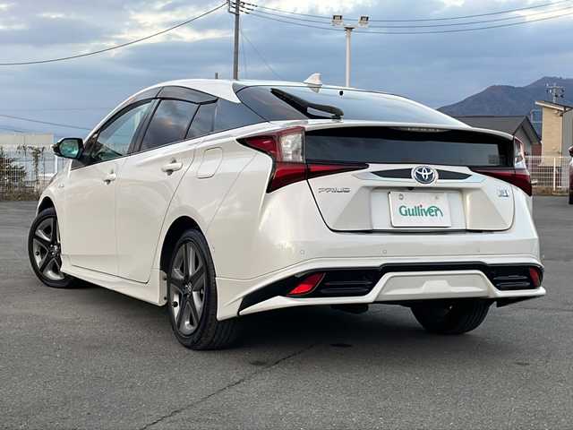 トヨタ プリウス A ツーリングセレクション 山梨県 2019(平31)年 4.1万km ホワイトパールクリスタルシャイン トヨタセーフティセンス/　・レーンディパーチャーアラート/　・レーダークルーズコントロール/　・オートマチックハイビーム/　・プリクラッシュセーフティシステム/　・クリアランスソナー/　・パーキングサポートブレーキ/　・ブラインドスポットモニター/　・リアクロストラフィックアラート/TRDエアロ/　(フロント、サイド、リア)/純正SDナビ/　(CD/DVD/SD/USB/BT/フルセグ)/バックカメラ/LEDオートライト/LEDフォグランプ/シートヒーター/純正17インチアルミホイール/スマートキー/ビルトインETC2.0