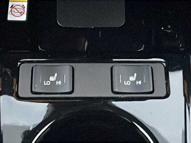 トヨタ プリウス A ツーリングセレクション 山梨県 2019(平31)年 4.1万km ホワイトパールクリスタルシャイン トヨタセーフティセンス/　・レーンディパーチャーアラート/　・レーダークルーズコントロール/　・オートマチックハイビーム/　・プリクラッシュセーフティシステム/　・クリアランスソナー/　・パーキングサポートブレーキ/　・ブラインドスポットモニター/　・リアクロストラフィックアラート/TRDエアロ/　(フロント、サイド、リア)/純正SDナビ/　(CD/DVD/SD/USB/BT/フルセグ)/バックカメラ/LEDオートライト/LEDフォグランプ/シートヒーター/純正17インチアルミホイール/スマートキー/ビルトインETC2.0