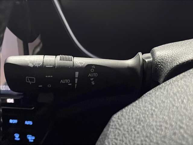 トヨタ プリウス A ツーリングセレクション 山梨県 2019(平31)年 4.1万km ホワイトパールクリスタルシャイン トヨタセーフティセンス/　・レーンディパーチャーアラート/　・レーダークルーズコントロール/　・オートマチックハイビーム/　・プリクラッシュセーフティシステム/　・クリアランスソナー/　・パーキングサポートブレーキ/　・ブラインドスポットモニター/　・リアクロストラフィックアラート/TRDエアロ/　(フロント、サイド、リア)/純正SDナビ/　(CD/DVD/SD/USB/BT/フルセグ)/バックカメラ/LEDオートライト/LEDフォグランプ/シートヒーター/純正17インチアルミホイール/スマートキー/ビルトインETC2.0