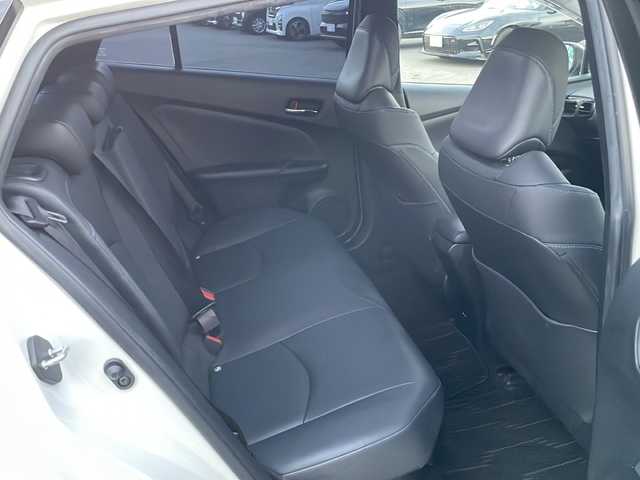 トヨタ プリウス A ツーリングセレクション 山梨県 2019(平31)年 4.1万km ホワイトパールクリスタルシャイン トヨタセーフティセンス/　・レーンディパーチャーアラート/　・レーダークルーズコントロール/　・オートマチックハイビーム/　・プリクラッシュセーフティシステム/　・クリアランスソナー/　・パーキングサポートブレーキ/　・ブラインドスポットモニター/　・リアクロストラフィックアラート/TRDエアロ/　(フロント、サイド、リア)/純正SDナビ/　(CD/DVD/SD/USB/BT/フルセグ)/バックカメラ/LEDオートライト/LEDフォグランプ/シートヒーター/純正17インチアルミホイール/スマートキー/ビルトインETC2.0