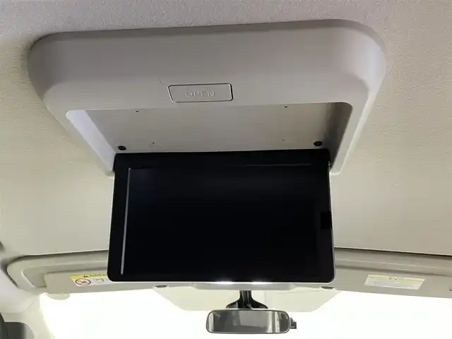 日産 セレナ ハイウェイスター V 愛知県 2020(令2)年 7.4万km ブリリアントホワイトパール 2トーン 純正10インチナビ/フリップダウンモニター/フロントエアロ/衝突軽減ブレーキ/両側電動スライドドア/アラウンドビューモニター/ビルトインETC/LEDヘッドライト/クルーズコントロール/ドライブレコーダー/ブラインドスポットモニター/フルセグTV/Bluetooth/コーナーセンサー/レーンキープアシスト/HDMI接続/プッシュスタート/USB接続/スマートキー/CD/DVD再生/アイドリングストップ/ミュージックサーバー/ミュージックプレイヤー接続/純正フロアマット/純正アルミホイール/オートライト/防水シート/禁煙車/後期モデル/2トーンカラー/ウィンカーミラー/電動格納ミラー/フォグランプ/Wエアコン/3列シート/ハンズフリーパワースライドドア/横滑り防止装置