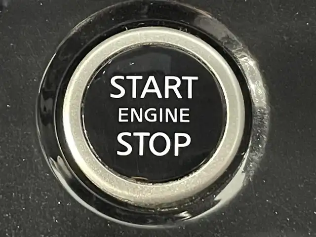 日産 セレナ ハイウェイスター V 愛知県 2020(令2)年 7.4万km ブリリアントホワイトパール 2トーン 純正10インチナビ/フリップダウンモニター/フロントエアロ/衝突軽減ブレーキ/両側電動スライドドア/アラウンドビューモニター/ビルトインETC/LEDヘッドライト/クルーズコントロール/ドライブレコーダー/ブラインドスポットモニター/フルセグTV/Bluetooth/コーナーセンサー/レーンキープアシスト/HDMI接続/プッシュスタート/USB接続/スマートキー/CD/DVD再生/アイドリングストップ/ミュージックサーバー/ミュージックプレイヤー接続/純正フロアマット/純正アルミホイール/オートライト/防水シート/禁煙車/後期モデル/2トーンカラー/ウィンカーミラー/電動格納ミラー/フォグランプ/Wエアコン/3列シート/ハンズフリーパワースライドドア/横滑り防止装置