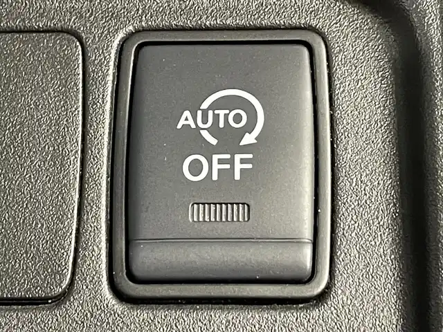 日産 セレナ ハイウェイスター V 愛知県 2020(令2)年 7.4万km ブリリアントホワイトパール 2トーン 純正10インチナビ/フリップダウンモニター/フロントエアロ/衝突軽減ブレーキ/両側電動スライドドア/アラウンドビューモニター/ビルトインETC/LEDヘッドライト/クルーズコントロール/ドライブレコーダー/ブラインドスポットモニター/フルセグTV/Bluetooth/コーナーセンサー/レーンキープアシスト/HDMI接続/プッシュスタート/USB接続/スマートキー/CD/DVD再生/アイドリングストップ/ミュージックサーバー/ミュージックプレイヤー接続/純正フロアマット/純正アルミホイール/オートライト/防水シート/禁煙車/後期モデル/2トーンカラー/ウィンカーミラー/電動格納ミラー/フォグランプ/Wエアコン/3列シート/ハンズフリーパワースライドドア/横滑り防止装置