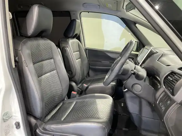 日産 セレナ ハイウェイスター V 愛知県 2020(令2)年 7.4万km ブリリアントホワイトパール 2トーン 純正10インチナビ/フリップダウンモニター/フロントエアロ/衝突軽減ブレーキ/両側電動スライドドア/アラウンドビューモニター/ビルトインETC/LEDヘッドライト/クルーズコントロール/ドライブレコーダー/ブラインドスポットモニター/フルセグTV/Bluetooth/コーナーセンサー/レーンキープアシスト/HDMI接続/プッシュスタート/USB接続/スマートキー/CD/DVD再生/アイドリングストップ/ミュージックサーバー/ミュージックプレイヤー接続/純正フロアマット/純正アルミホイール/オートライト/防水シート/禁煙車/後期モデル/2トーンカラー/ウィンカーミラー/電動格納ミラー/フォグランプ/Wエアコン/3列シート/ハンズフリーパワースライドドア/横滑り防止装置