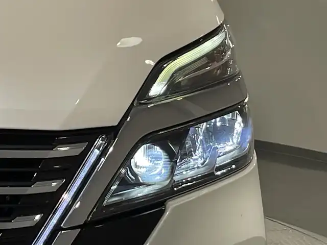 日産 セレナ ハイウェイスター V 愛知県 2020(令2)年 7.4万km ブリリアントホワイトパール 2トーン 純正10インチナビ/フリップダウンモニター/フロントエアロ/衝突軽減ブレーキ/両側電動スライドドア/アラウンドビューモニター/ビルトインETC/LEDヘッドライト/クルーズコントロール/ドライブレコーダー/ブラインドスポットモニター/フルセグTV/Bluetooth/コーナーセンサー/レーンキープアシスト/HDMI接続/プッシュスタート/USB接続/スマートキー/CD/DVD再生/アイドリングストップ/ミュージックサーバー/ミュージックプレイヤー接続/純正フロアマット/純正アルミホイール/オートライト/防水シート/禁煙車/後期モデル/2トーンカラー/ウィンカーミラー/電動格納ミラー/フォグランプ/Wエアコン/3列シート/ハンズフリーパワースライドドア/横滑り防止装置