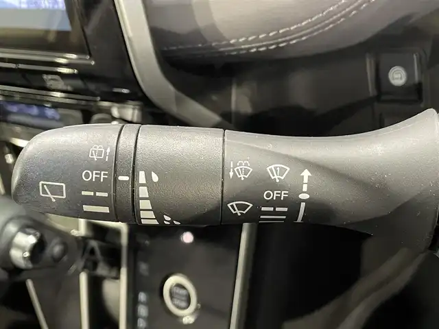 日産 セレナ ハイウェイスター V 愛知県 2020(令2)年 7.4万km ブリリアントホワイトパール 2トーン 純正10インチナビ/フリップダウンモニター/フロントエアロ/衝突軽減ブレーキ/両側電動スライドドア/アラウンドビューモニター/ビルトインETC/LEDヘッドライト/クルーズコントロール/ドライブレコーダー/ブラインドスポットモニター/フルセグTV/Bluetooth/コーナーセンサー/レーンキープアシスト/HDMI接続/プッシュスタート/USB接続/スマートキー/CD/DVD再生/アイドリングストップ/ミュージックサーバー/ミュージックプレイヤー接続/純正フロアマット/純正アルミホイール/オートライト/防水シート/禁煙車/後期モデル/2トーンカラー/ウィンカーミラー/電動格納ミラー/フォグランプ/Wエアコン/3列シート/ハンズフリーパワースライドドア/横滑り防止装置