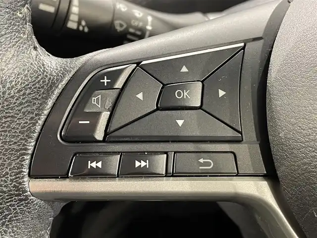 日産 セレナ ハイウェイスター V 愛知県 2020(令2)年 7.4万km ブリリアントホワイトパール 2トーン 純正10インチナビ/フリップダウンモニター/フロントエアロ/衝突軽減ブレーキ/両側電動スライドドア/アラウンドビューモニター/ビルトインETC/LEDヘッドライト/クルーズコントロール/ドライブレコーダー/ブラインドスポットモニター/フルセグTV/Bluetooth/コーナーセンサー/レーンキープアシスト/HDMI接続/プッシュスタート/USB接続/スマートキー/CD/DVD再生/アイドリングストップ/ミュージックサーバー/ミュージックプレイヤー接続/純正フロアマット/純正アルミホイール/オートライト/防水シート/禁煙車/後期モデル/2トーンカラー/ウィンカーミラー/電動格納ミラー/フォグランプ/Wエアコン/3列シート/ハンズフリーパワースライドドア/横滑り防止装置