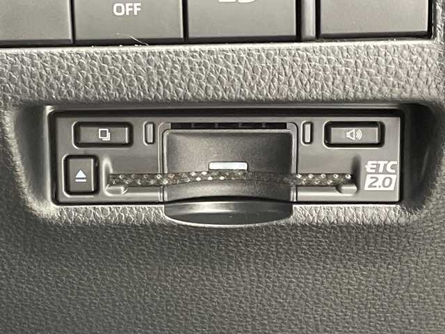 トヨタ ハリアー G 岐阜県 2025(令7)年 0.6万km プラチナホワイトパールマイカ 12.3インチ純正ディスプレイオーディオ/ナビ/Bluetooth/USB/フルセグTV/バックモニター/トヨタセーフティセンス/パーキングサポートブレーキ/プリクラッシュセーフティシステム/レーントレーシングアシスト/レーダークルーズコントロール/オートマチックハイビーム/ブラインドスポットモニター/リヤクロストラフィックアラート/デジタルインナーミラー/パワーリアゲート/ドライブレコーダー/ETC/電動チルト＆テレスコピックステアリング/パワーシート/ハーフレザーシート/革巻きステアリング/ステアリングリモコン/オートLEDヘッドライト/フォグランプ/純正フロアマット/純正18インチアルミホイール