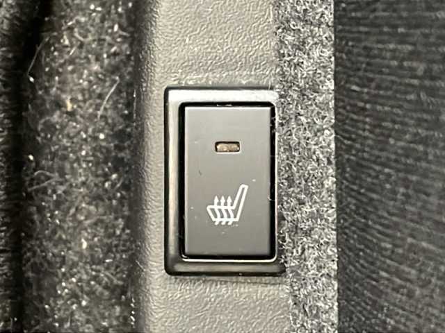 スズキ クロスビー HYBRID MZ 岐阜県 2023(令5)年 6.9万km タフカーキパールメタリック/ホワイト2トーン スズキシティブレーキサポート/レーンキープ/レーダークルーズコントロール/前席シートヒーター/アイドリングストップ/パドルシフト/コーナーセンサー/スマートキー/プッシュスタート/オートライト/LEDヘッドライト/オートマチックハイビーム/USBポート