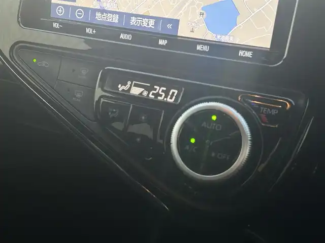 トヨタ アクア G GRスポーツ 17インチPKG 香川県 2019(令1)年 6.7万km ホワイトパールクリスタルシャイン 純正9型SDナビ【NSZT-Y68T】/（フルセグTV/Bluetooth/DVD/MSV）/バックカメラ/前後ドライブレコーダー【ZDR-015】/プリクラッシュセーフティ/レーンディパーチャーアラート/オートマチックハイビーム/先行車発進アラート/ハーフレザーシート/革巻きステアリング/ステアリングスイッチ/オートライト/LEDヘッドライト/LEDフォグライト/純正ビルトインETC/純正17インチアルミホイール/純正フロアマット/センターコンソール/ドアバイザー/ウィンカー付電動格納ミラー/ISOFIX