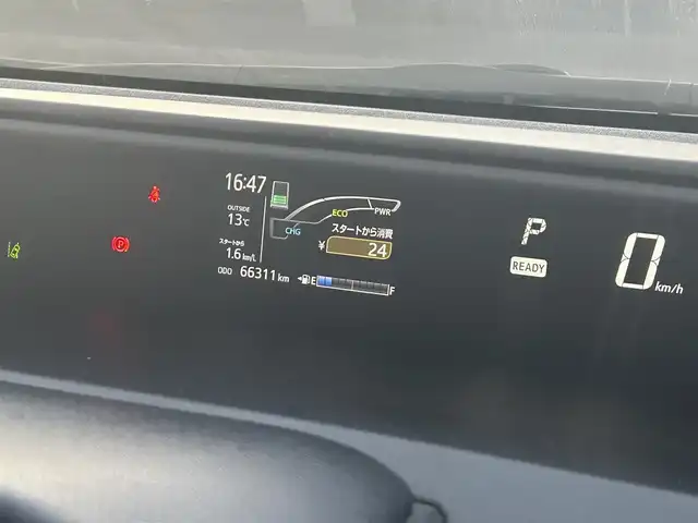 トヨタ アクア G GRスポーツ 17インチPKG 香川県 2019(令1)年 6.7万km ホワイトパールクリスタルシャイン 純正9型SDナビ【NSZT-Y68T】/（フルセグTV/Bluetooth/DVD/MSV）/バックカメラ/前後ドライブレコーダー【ZDR-015】/プリクラッシュセーフティ/レーンディパーチャーアラート/オートマチックハイビーム/先行車発進アラート/ハーフレザーシート/革巻きステアリング/ステアリングスイッチ/オートライト/LEDヘッドライト/LEDフォグライト/純正ビルトインETC/純正17インチアルミホイール/純正フロアマット/センターコンソール/ドアバイザー/ウィンカー付電動格納ミラー/ISOFIX