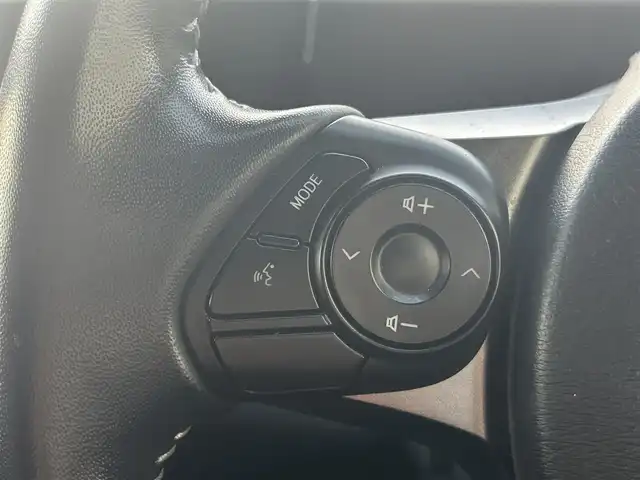 トヨタ アクア G GRスポーツ 17インチPKG 香川県 2019(令1)年 6.7万km ホワイトパールクリスタルシャイン 純正9型SDナビ【NSZT-Y68T】/（フルセグTV/Bluetooth/DVD/MSV）/バックカメラ/前後ドライブレコーダー【ZDR-015】/プリクラッシュセーフティ/レーンディパーチャーアラート/オートマチックハイビーム/先行車発進アラート/ハーフレザーシート/革巻きステアリング/ステアリングスイッチ/オートライト/LEDヘッドライト/LEDフォグライト/純正ビルトインETC/純正17インチアルミホイール/純正フロアマット/センターコンソール/ドアバイザー/ウィンカー付電動格納ミラー/ISOFIX