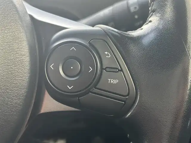 トヨタ アクア G GRスポーツ 17インチPKG 香川県 2019(令1)年 6.7万km ホワイトパールクリスタルシャイン 純正9型SDナビ【NSZT-Y68T】/（フルセグTV/Bluetooth/DVD/MSV）/バックカメラ/前後ドライブレコーダー【ZDR-015】/プリクラッシュセーフティ/レーンディパーチャーアラート/オートマチックハイビーム/先行車発進アラート/ハーフレザーシート/革巻きステアリング/ステアリングスイッチ/オートライト/LEDヘッドライト/LEDフォグライト/純正ビルトインETC/純正17インチアルミホイール/純正フロアマット/センターコンソール/ドアバイザー/ウィンカー付電動格納ミラー/ISOFIX